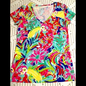 Lilly Pulitzer Etta V-neck Short Sleeve Shirt Size Small Tee Pink Green
